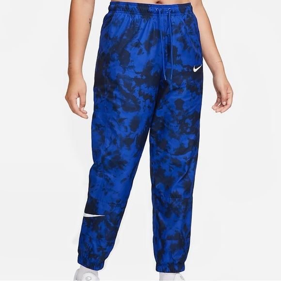 Nike Pants - Women’s U.S. Essential Blue Graphic Joggers Size Large DN1137-452